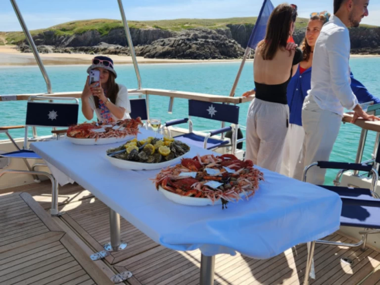 Motorboot mit oder ohne Skipper Targa mieten in Vannes