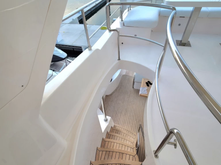 Vermietung Yacht Gulf Craft - Majesty Yachts mit Führerschein