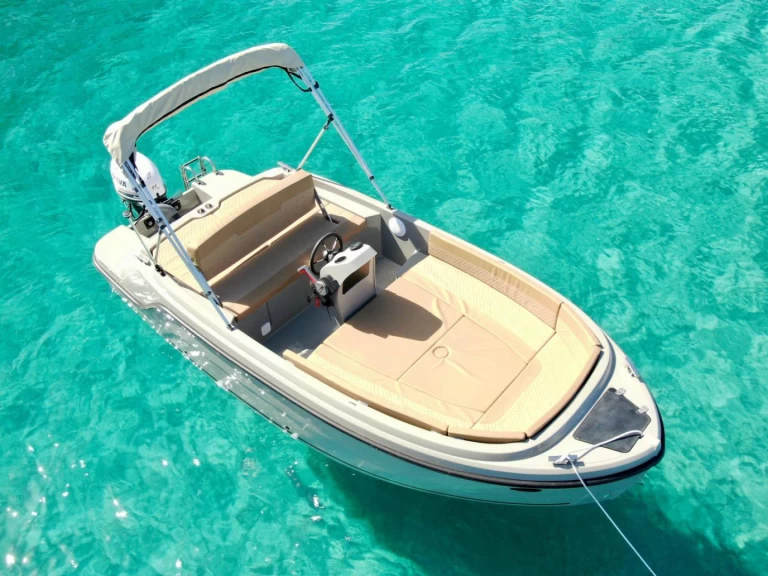 Bootsverleih Polyester Yacht Premium Unlicensed 2025 San Antonio Port Samboat