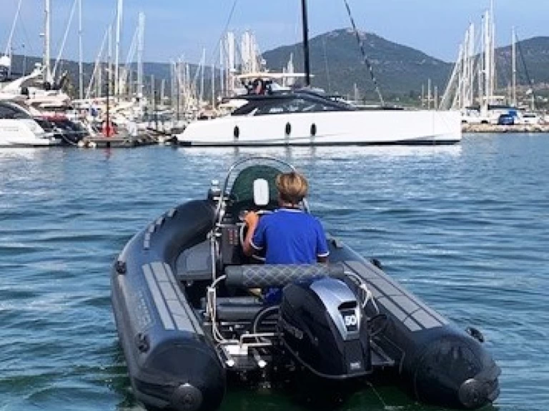 Bootsverleih 3D Tender 3D Tender 500 Cogolin Samboat