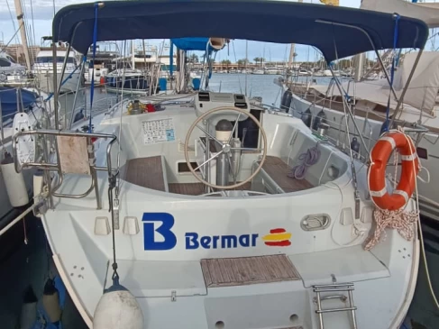 Vermietung Segelboot Bénéteau mit Führerschein