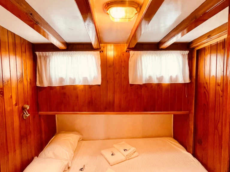 Custom Made 78 mieten Orikum