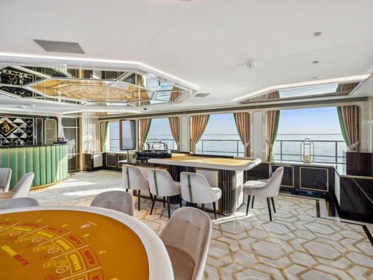 YachtCharter in Dubai - Benetti BOMBAY auf SamBoat