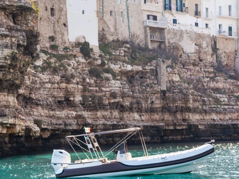 Schlauchboot mieten in Torre Canne - Nadir G22