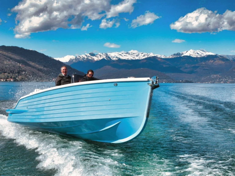 Motorboot mieten in Giardini-Naxos zum besten Preis