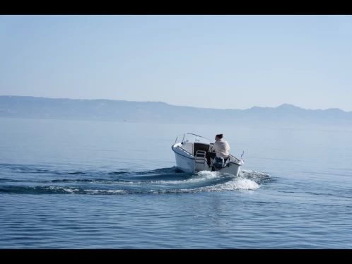 Ein Bénéteau California 440 mieten in Évian-les-Bains