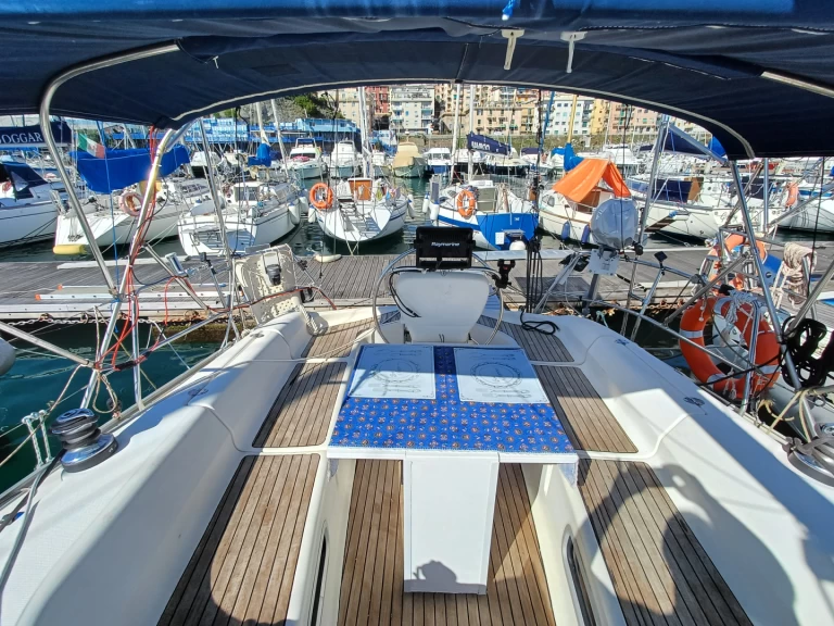 Ein Bavaria Bavaria 37 mieten in Genua 