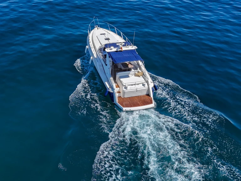 Vermietung Motorboot Sunseeker mit Führerschein