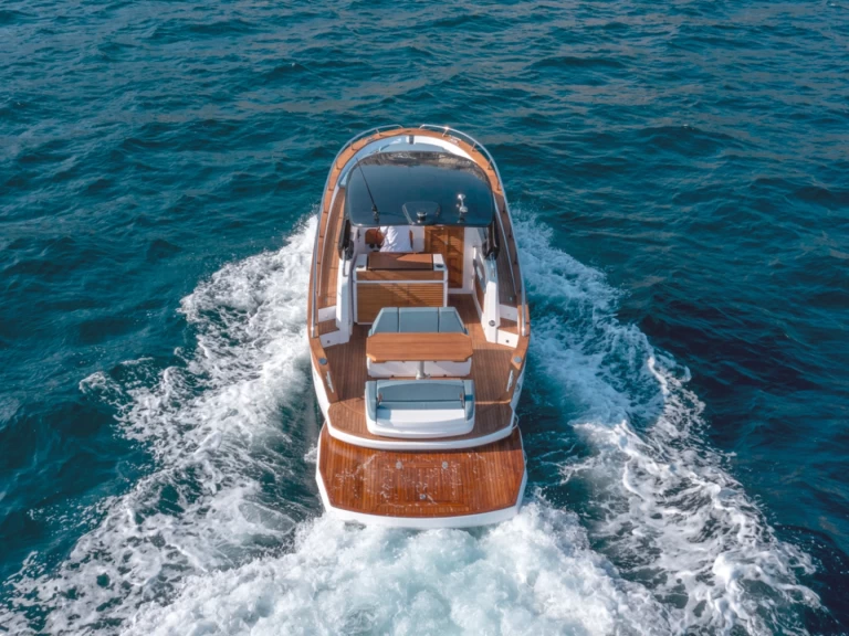 Motorboot mit oder ohne Skipper Mimi mieten in Sorrent