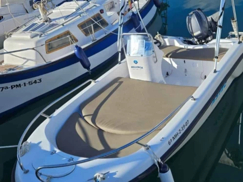 Ein Astec 450  mieten in Es Canutells