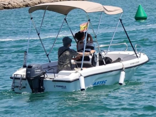 Motorboot mit oder ohne Skipper Astec mieten in Es Canutells