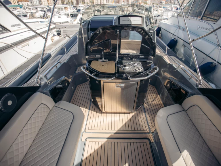 Motorboot mit oder ohne Skipper Salpa mieten in Porticcio