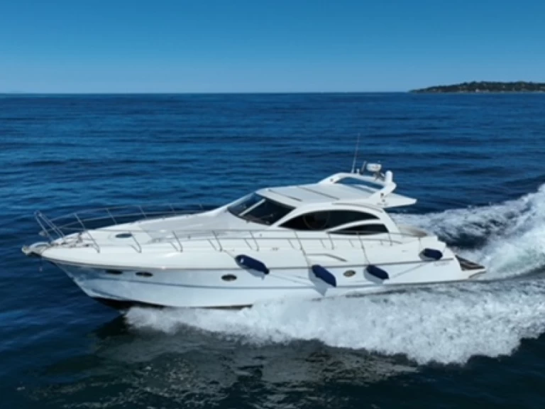 Motorboot mit oder ohne Skipper Innovazione e Progetti mieten in Saint-Tropez