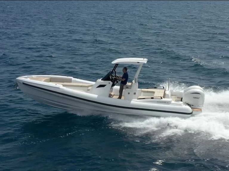 Schlauchboot mit oder ohne Skipper SuperRib mieten in Podstrana