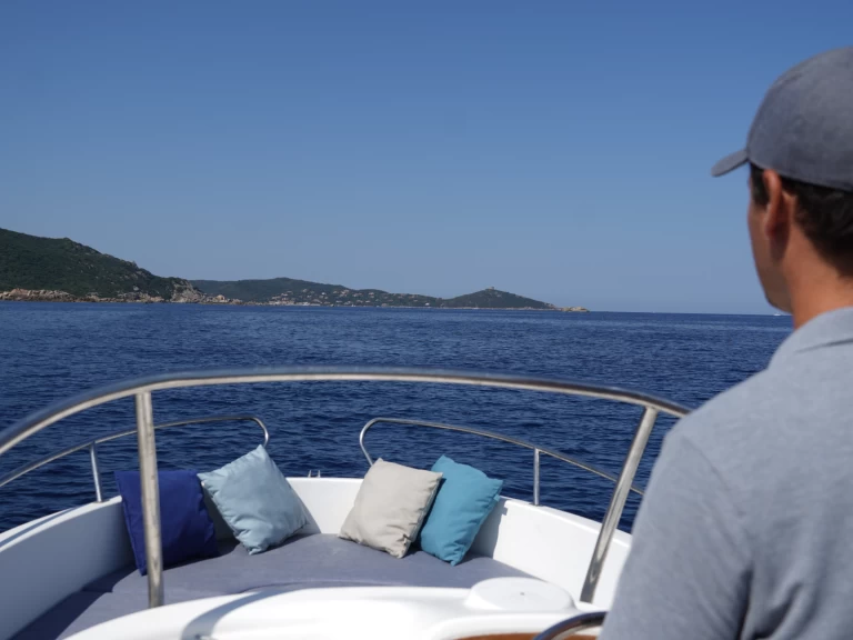 Motorboot mit oder ohne Skipper Jeanneau mieten in Propriano