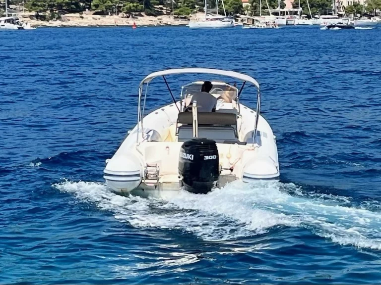 YachtCharter in Hvar - Joker Boat Clubman 26 auf SamBoat