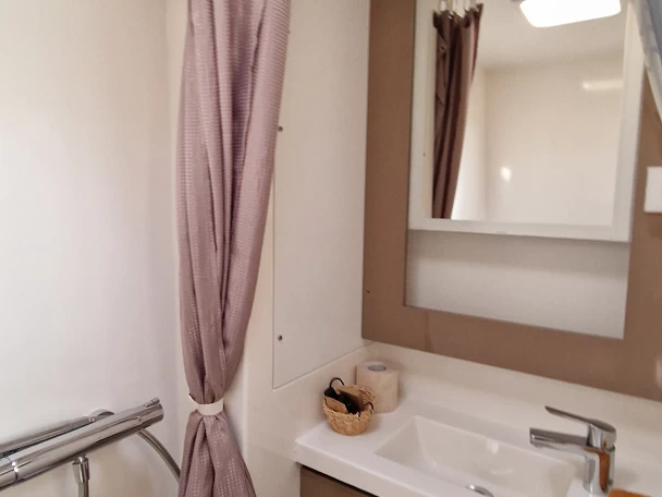 Katamaran mieten in Rogoznica zum besten Preis