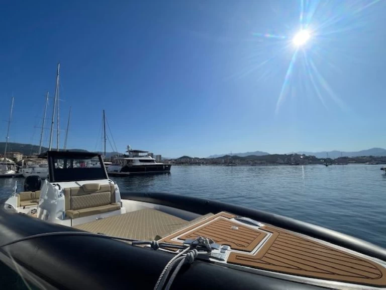 Schlauchboot mit oder ohne Skipper Northstar mieten in Ajaccio