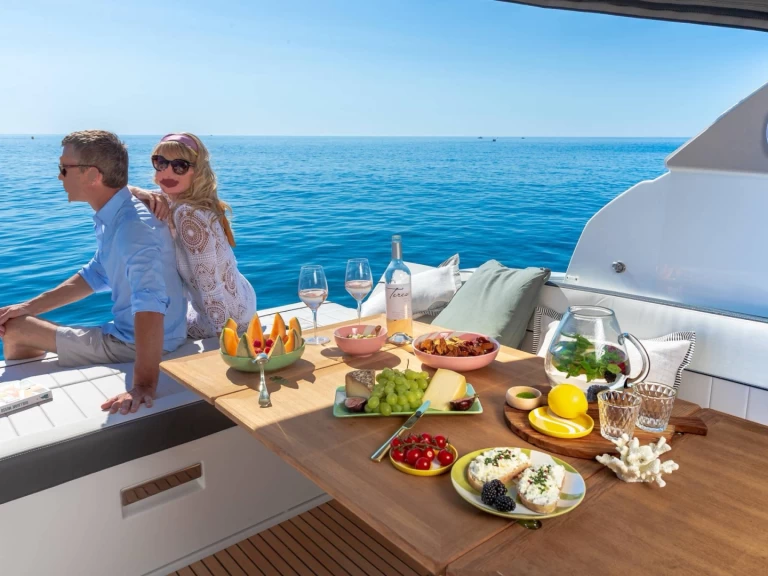 Motorboot mit oder ohne Skipper Jeanneau mieten in Neapel