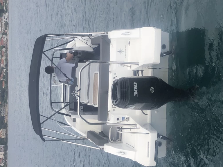 Motorboot mit oder ohne Skipper Jeanneau mieten in Trogir