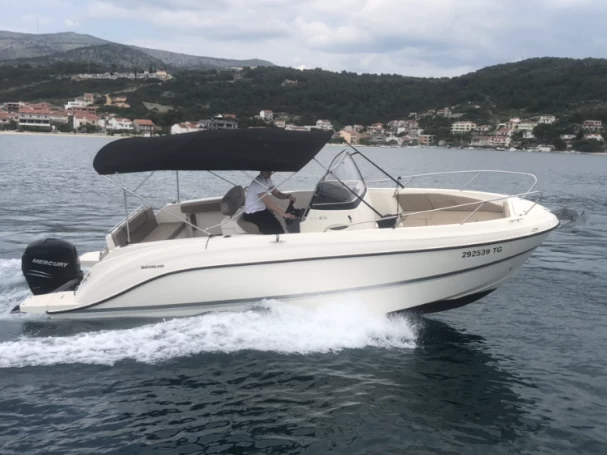 Boot mieten Trogir günstig Activ 805 Open