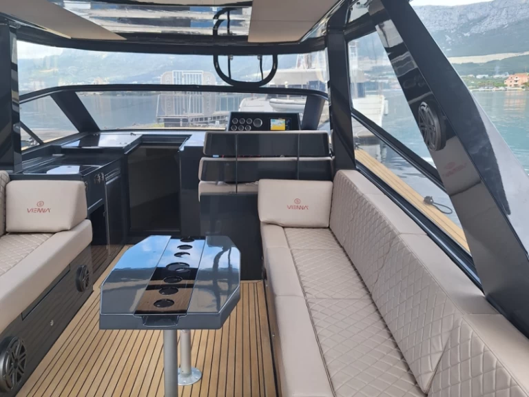 Motorboot mit oder ohne Skipper Colnago mieten in Split