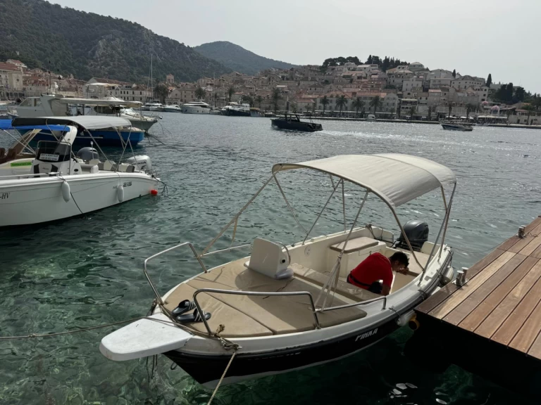 YachtCharter in Hvar - Nautica 500 auf SamBoat