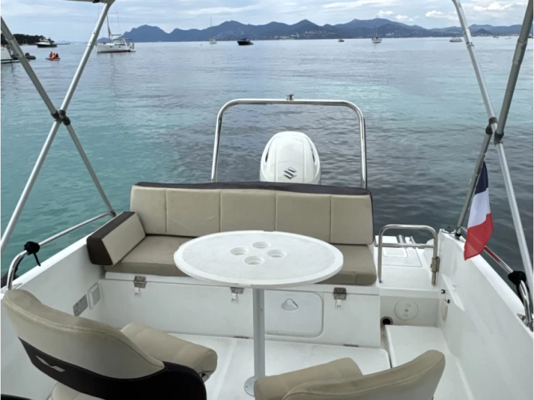 Bénéteau Flyer 6.6 SUNdeck mieten Cannes