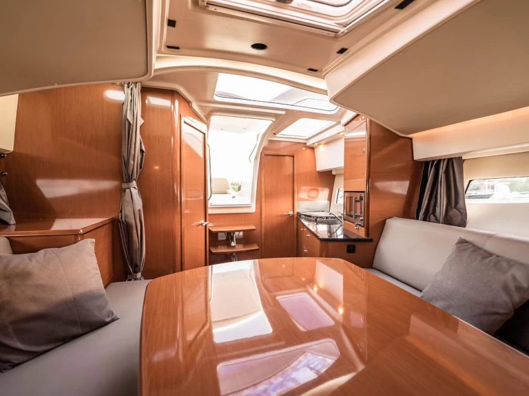 Vermietung Motorboot Jeanneau mit Führerschein