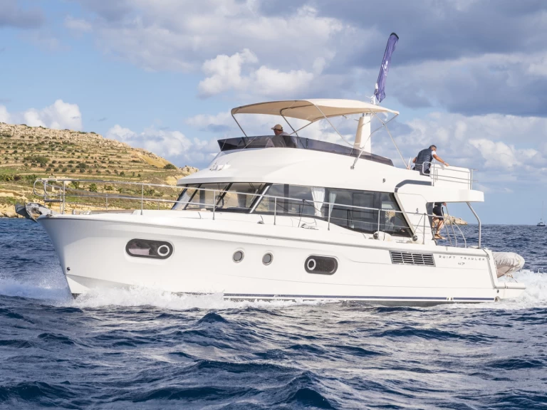 Motorboot mit oder ohne Skipper Bénéteau mieten in Imsida