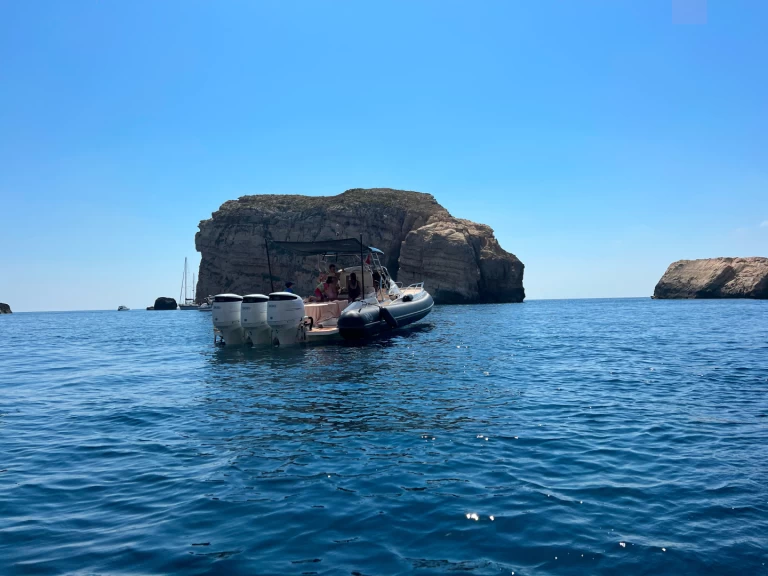 Ein Nuova Nuova Jolly Prince 38 Sport Cabin mieten in Valletta