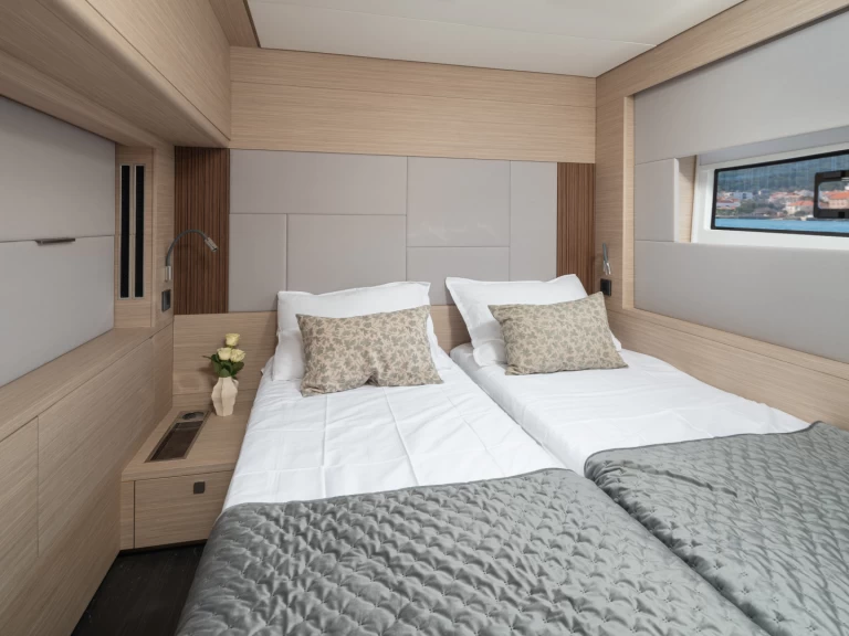 Ein Lagoon Lagoon 60 mieten in Split