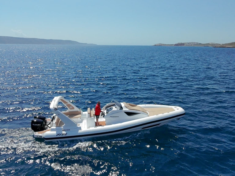 Ein Panamera PY10 mieten in Limáni Lavríou