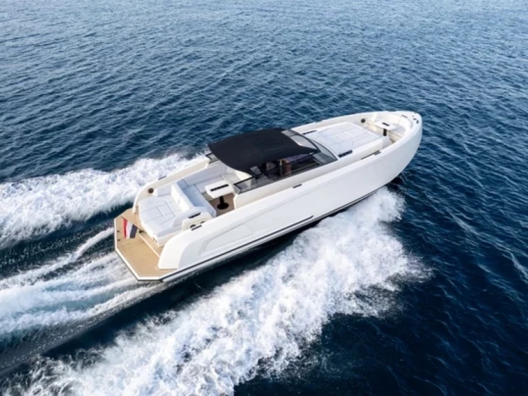 Ein Vanquish 45 Open Rollerman mieten in Théoule-sur-Mer