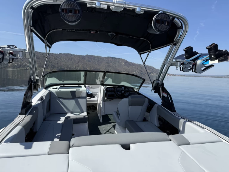 Ein Mastercraft NXT 20 mieten in Bodman-Ludwigshafen