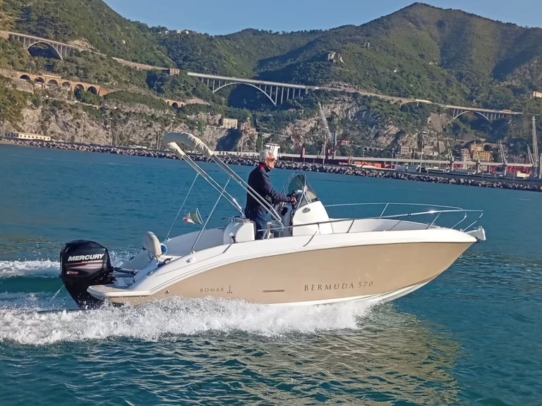 Motorboot mit oder ohne Skipper Romar mieten in Salerno