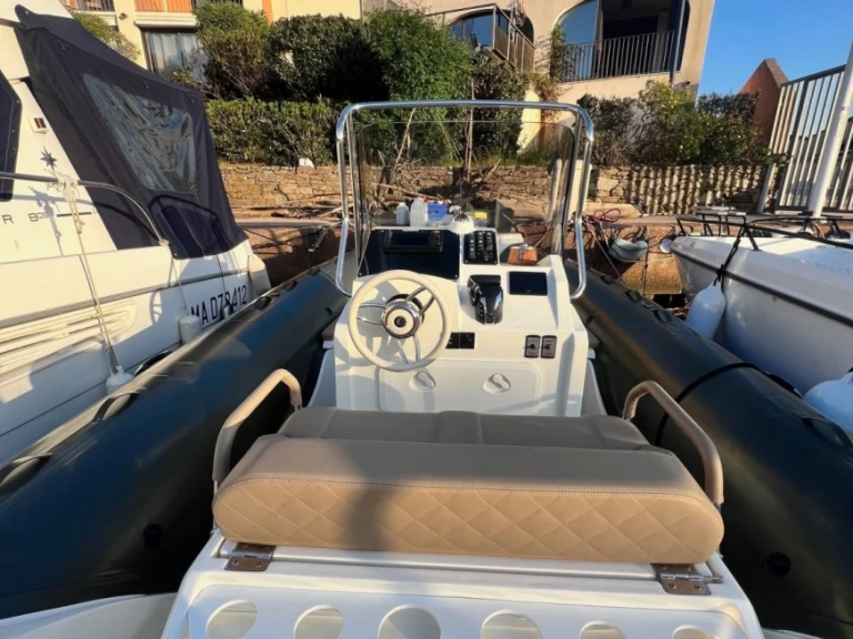 Bootsverleih Capelli Tempest 775 SUN Port Grimaud Samboat