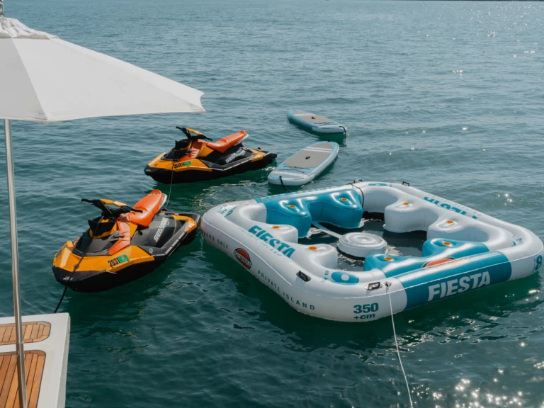 YachtCharter in Miami - Ferretti Custom Line auf SamBoat