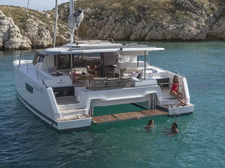 Katamaran mit oder ohne Skipper Fountaine Pajot mieten in Marseille