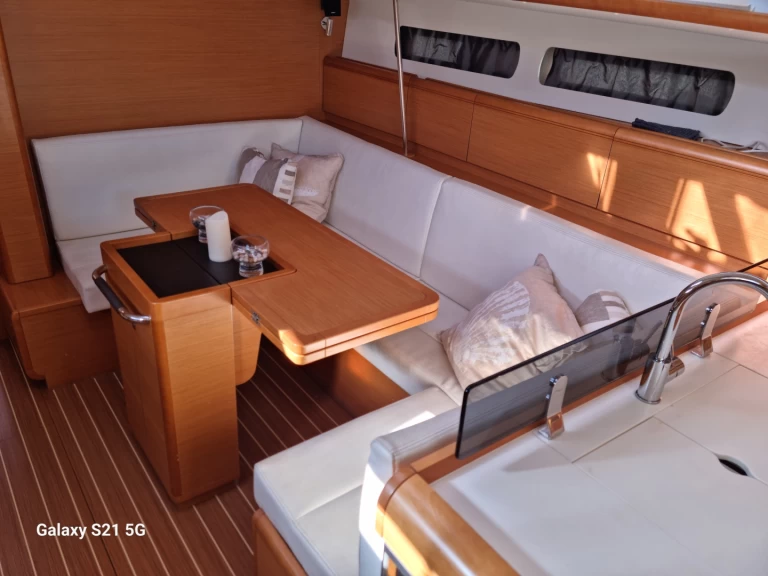 Segelboot mieten in Milna zum besten Preis