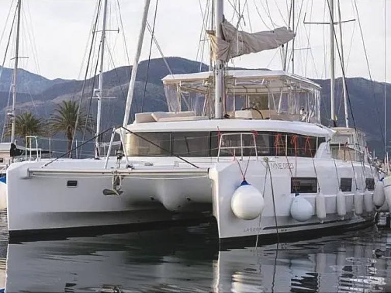 Ein Lagoon Lagoon 46 mieten in Tivat