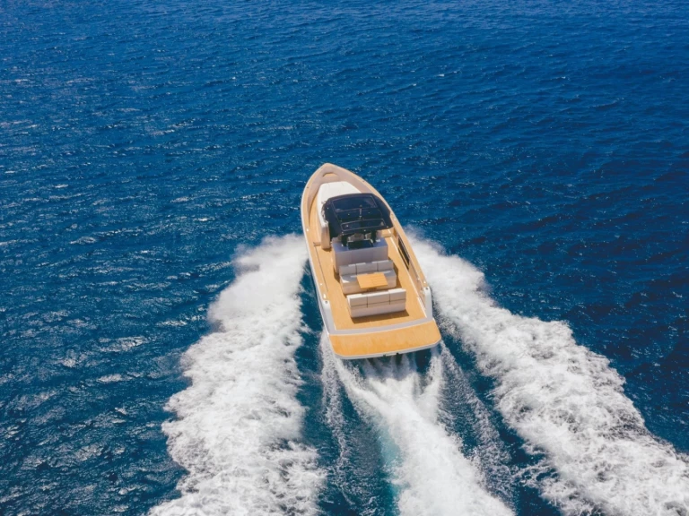 Vermietung Motorboot Pardo Yachts mit Führerschein