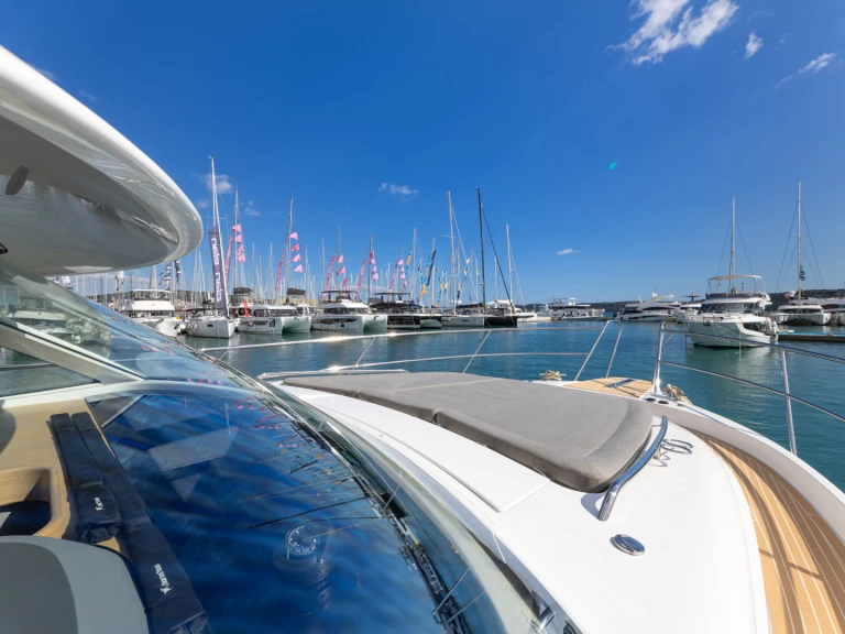 Bootsverleih Nimbus Nimbus 405 Coupé Split Samboat