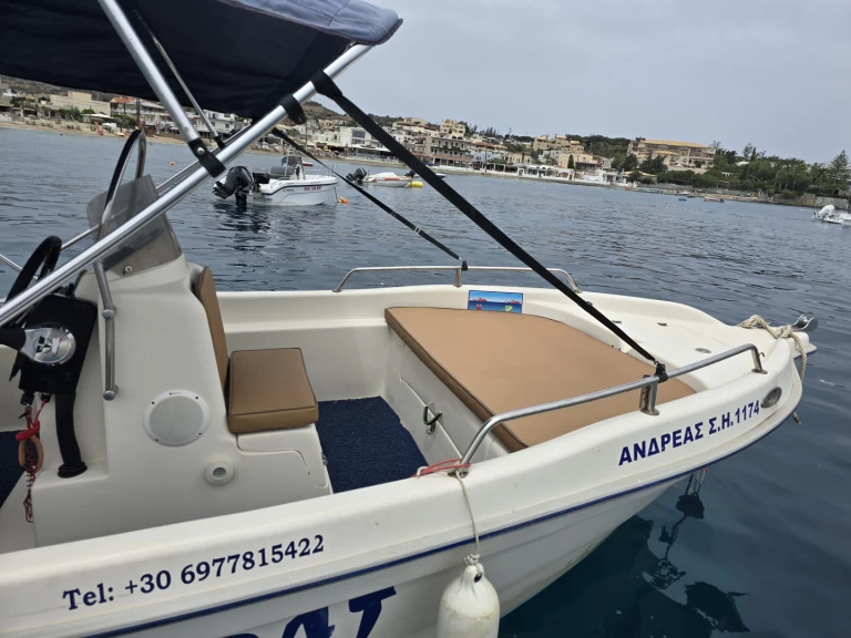 Motorboot mit oder ohne Skipper Proteus mieten in Agía Pelagía