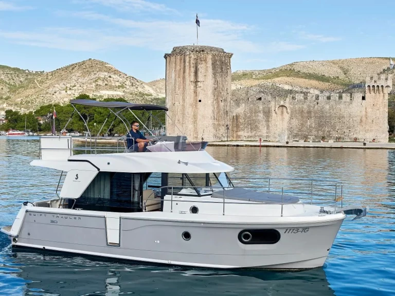 Motorboot mieten in Trogir - Bénéteau Swift Trawler 30