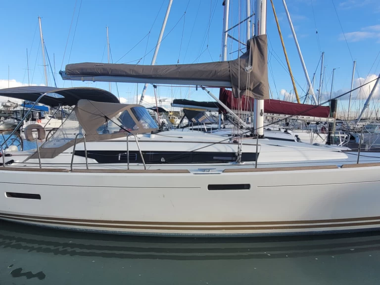 Jeanneau Sun Odyssey 379 Dl mieten La Rochelle