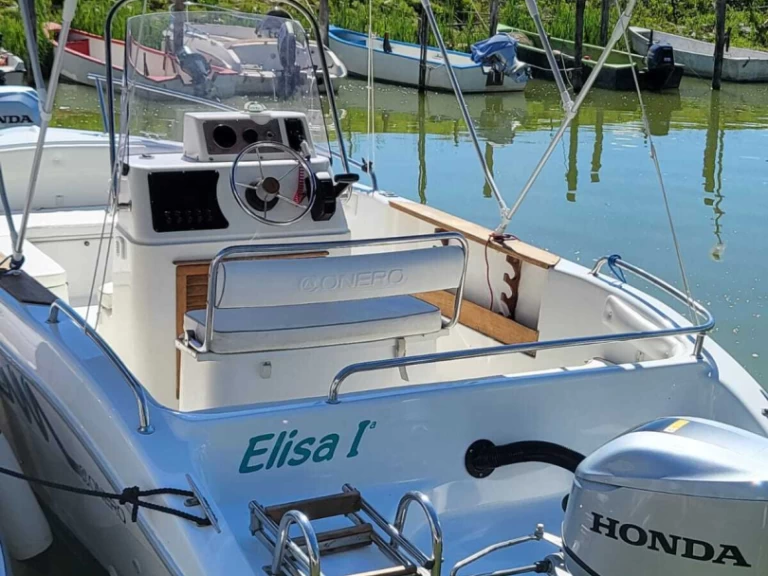 Motorboot mit oder ohne Skipper Conero mieten in Tuoro sul Trasimeno