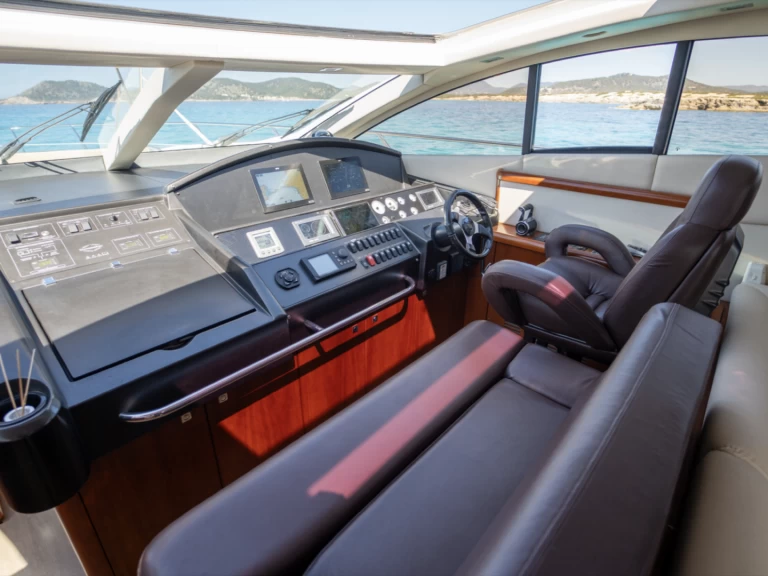 Vermietung Yacht Sunseeker mit Führerschein