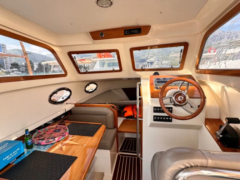 Bootsverleih Betina 700 Budva Samboat