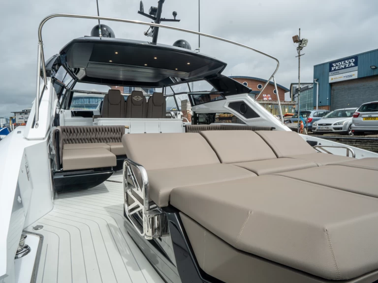 Yacht mieten in St. Julian's - Sunseeker Superhawk 55